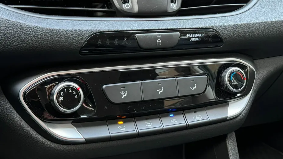 HYUNDAI i30 i30 1.5 T-GDI 48V Modern