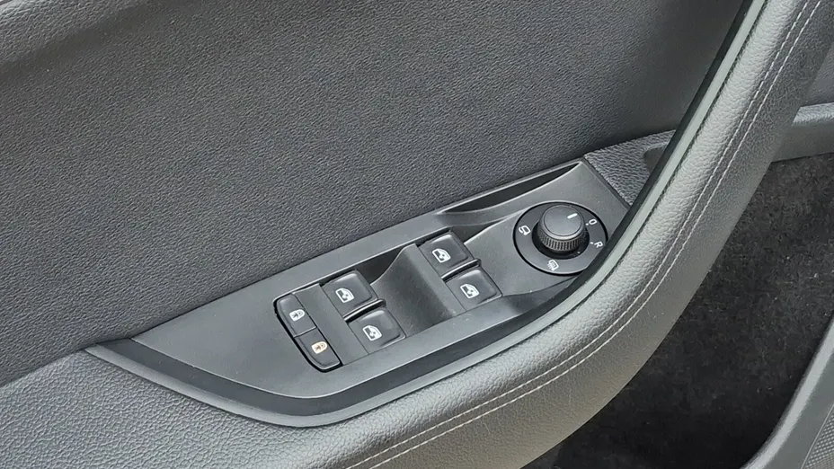 SKODA Superb -