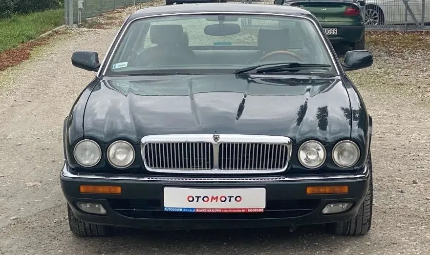 JAGUAR XJ -