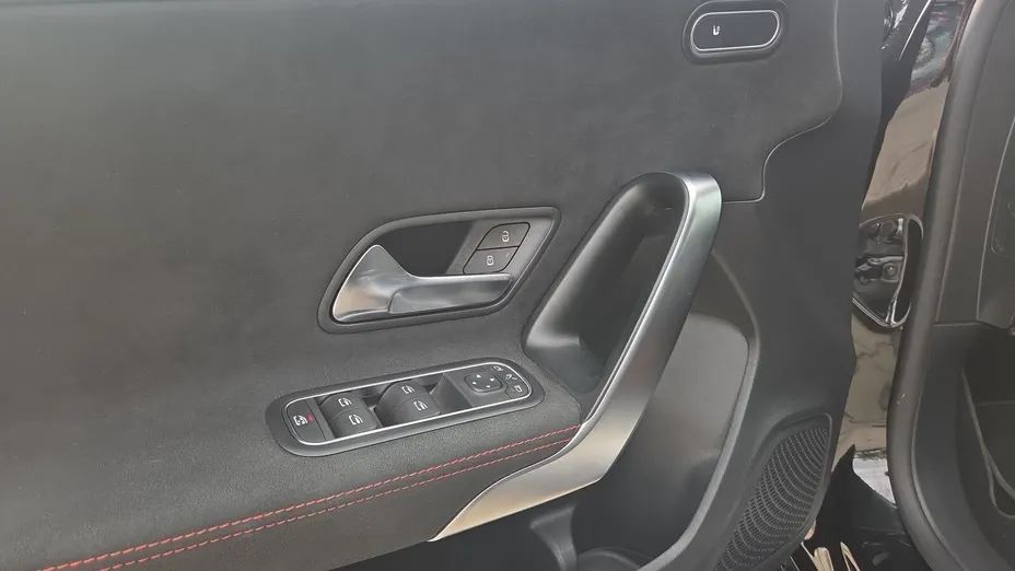 MERCEDES-BENZ A Klasa A 200 AMG Line 7G-DCT