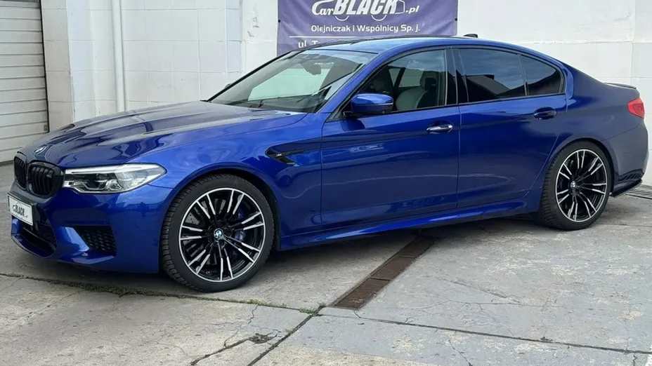 BMW M5 -