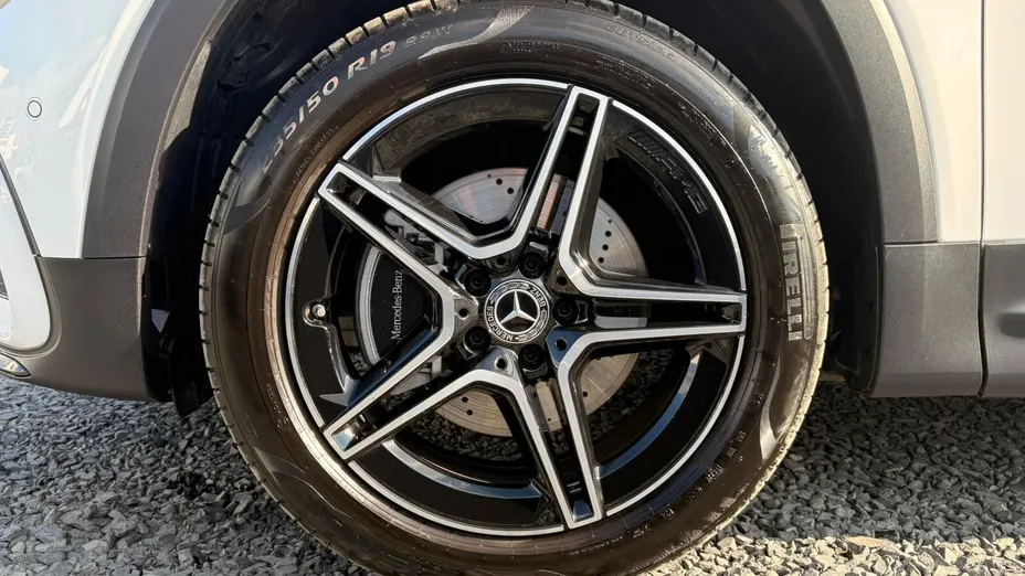 MERCEDES-BENZ GLB GLB 200 AMG Line 7G-DCT