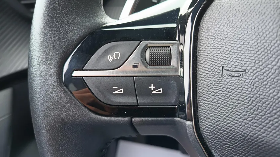 PEUGEOT 2008 2008 PureTech 130 Allure S&S EAT8