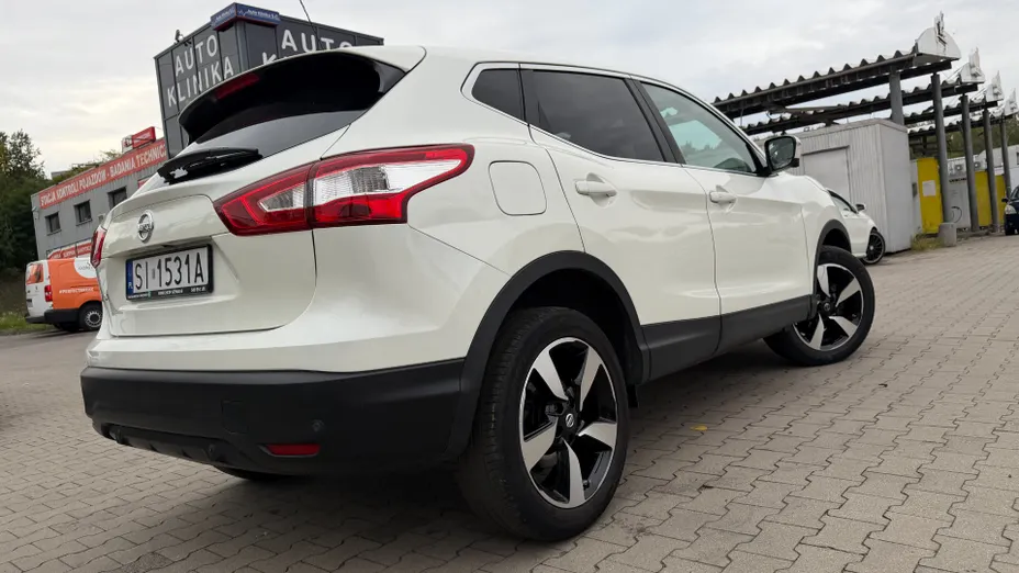NISSAN Qashqai -