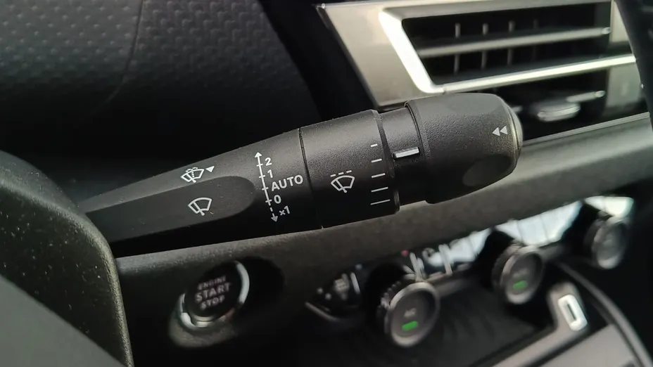 CITROEN C4 X C4 X 1.2 PureTech Shine S&S EAT8