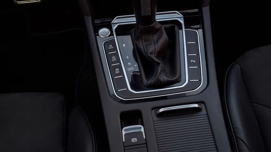 VOLKSWAGEN Arteon Arteon 2.0 TSI 4Motion R DSG