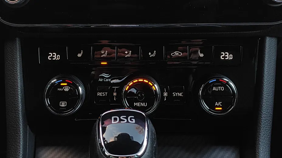 SKODA Superb Superb 2.0 TDI SCR Sportline DSG