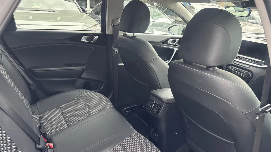 KIA Cee'd Ceed 1.6 GDI PHEV Business Line DCT