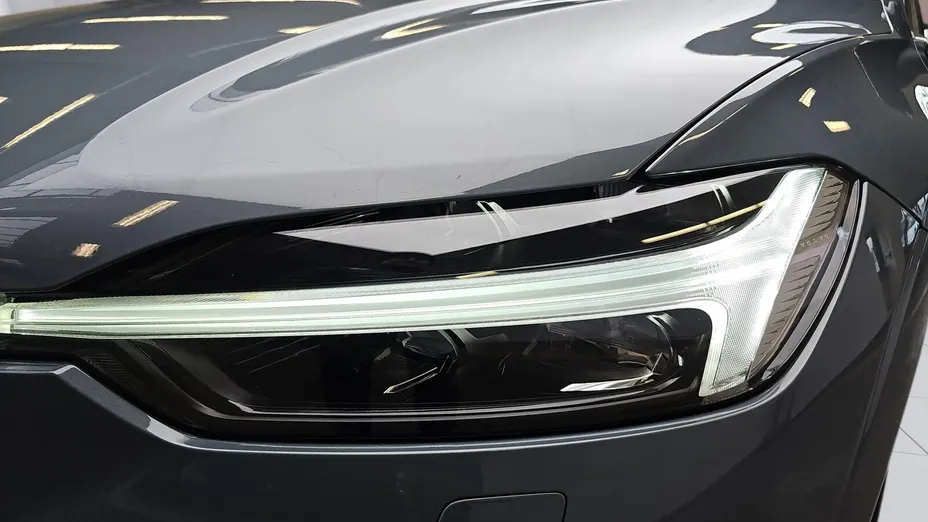 VOLVO XC60 XC60 B5 B AWD R-Design aut