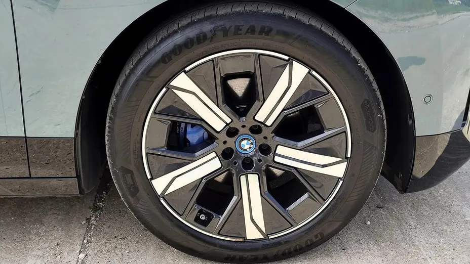 BMW iX iX xDrive50 111.5kWh Signature