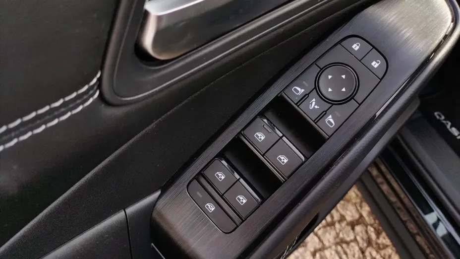 NISSAN Qashqai Qashqai 1.3 DIG-T mHEV Acenta Xtronic