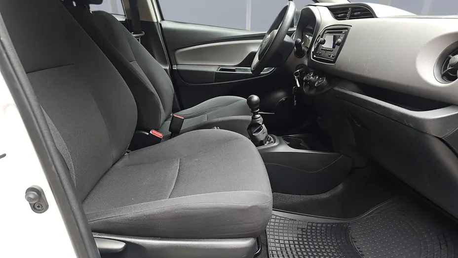 TOYOTA Yaris Yaris 1.5 Active
