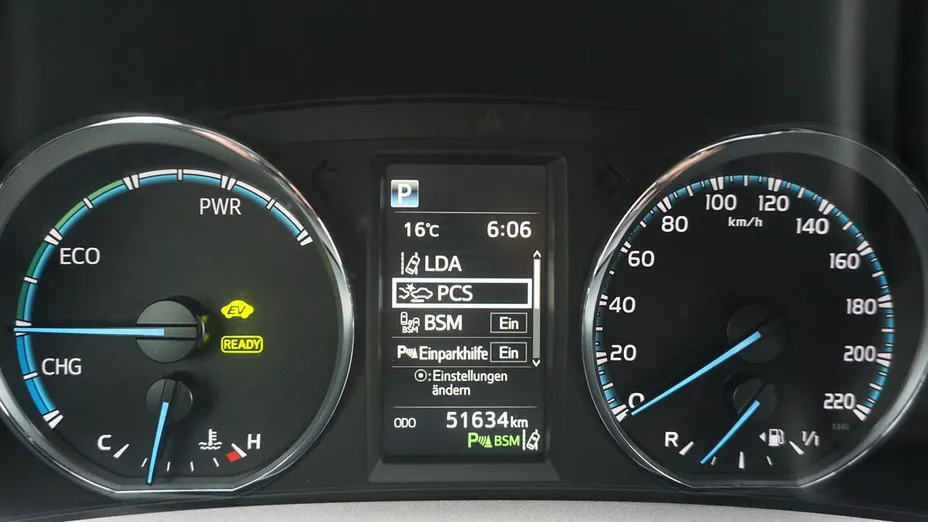 TOYOTA RAV4 -
