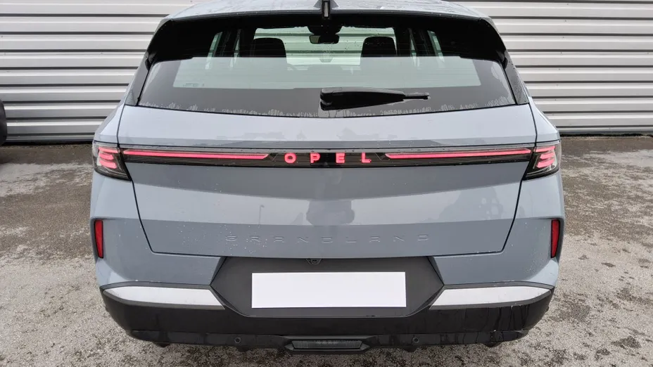 OPEL Grandland -