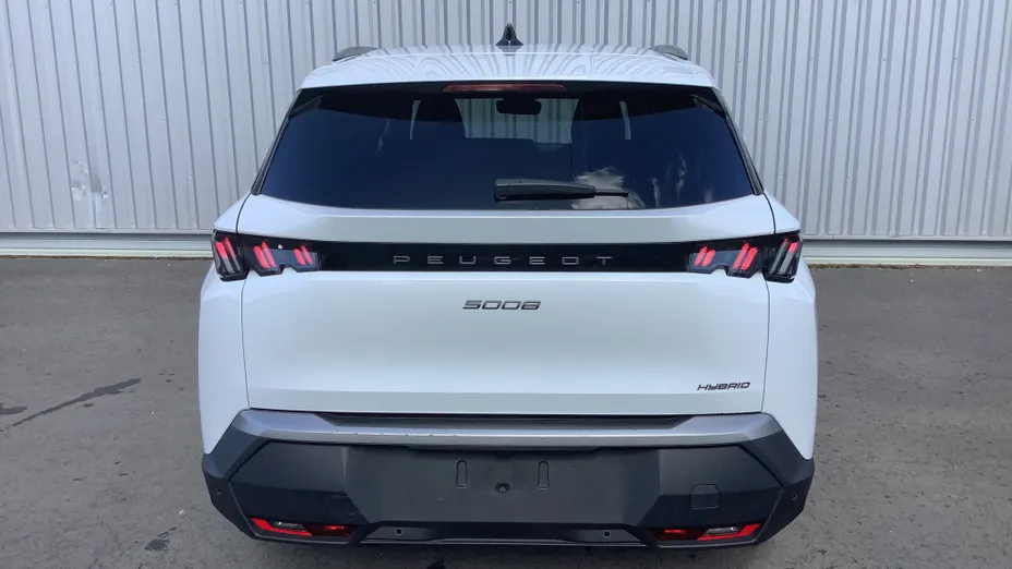 PEUGEOT 5008 -