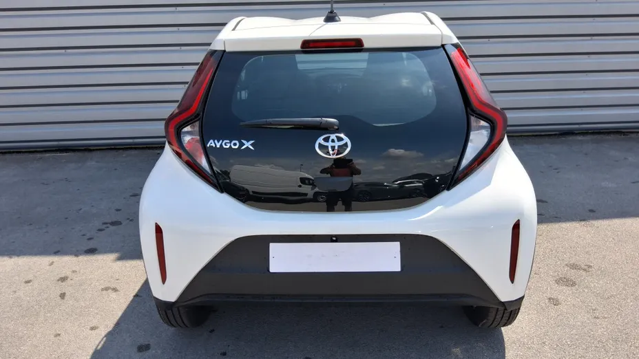 TOYOTA Aygo X -
