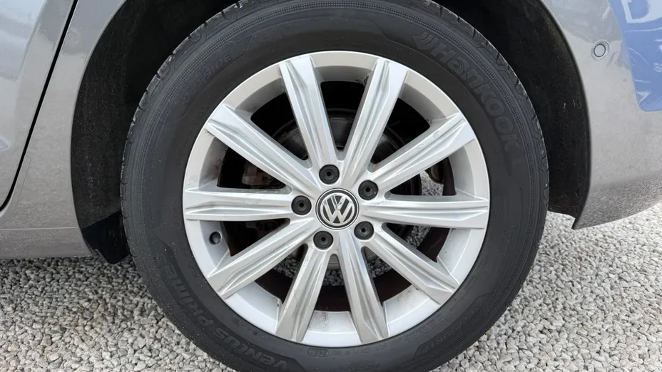 VOLKSWAGEN Touran -