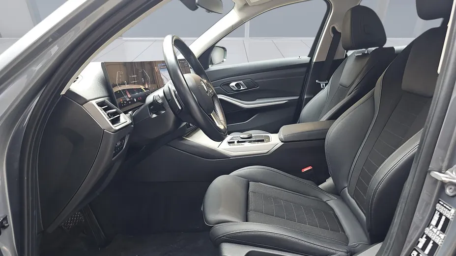 BMW Seria 3 330i xDrive aut