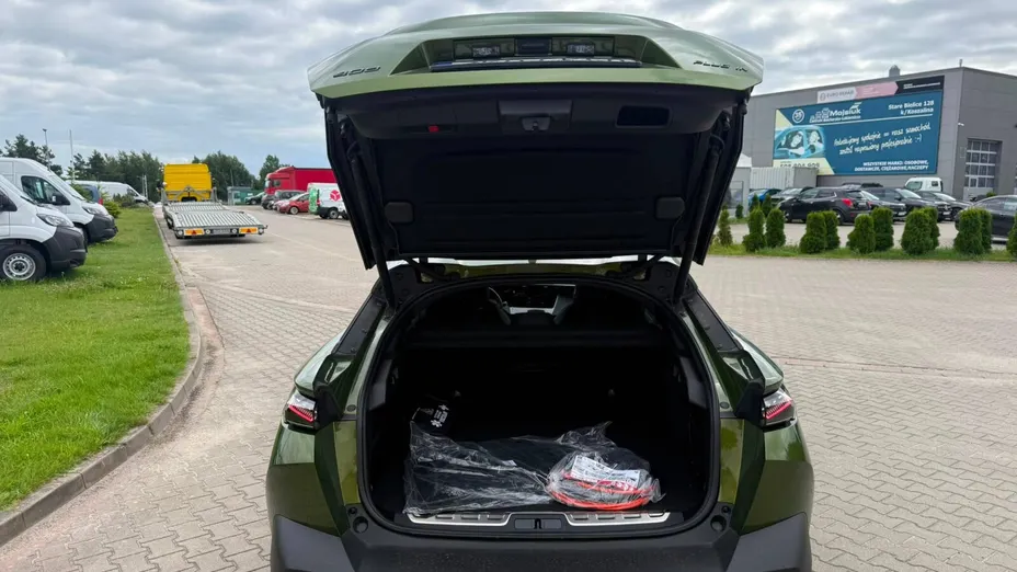 PEUGEOT 408 408 1.6 Plug-in Hybrid 240 GT Exclusive e-DCS7 Nowy