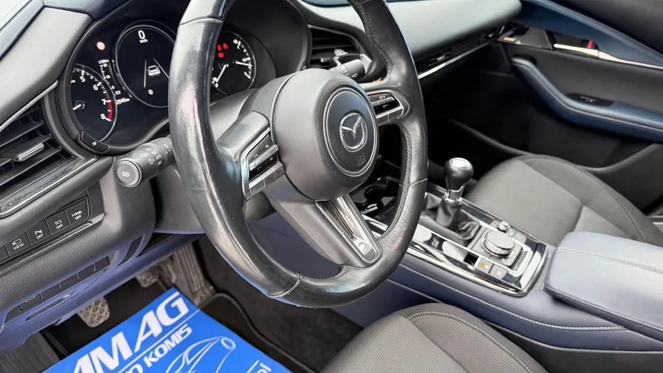 MAZDA CX-30 -