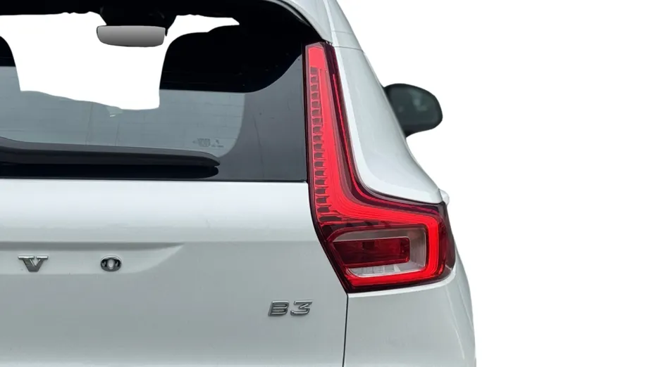 VOLVO XC40 XC40 B3 Plus Dark aut