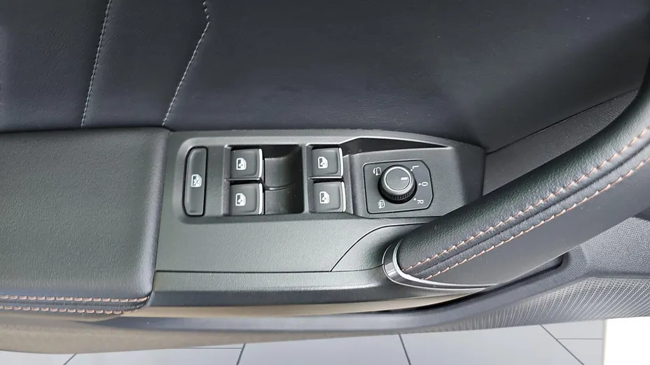 CUPRA Leon Leon 1.5 eTSI DSG