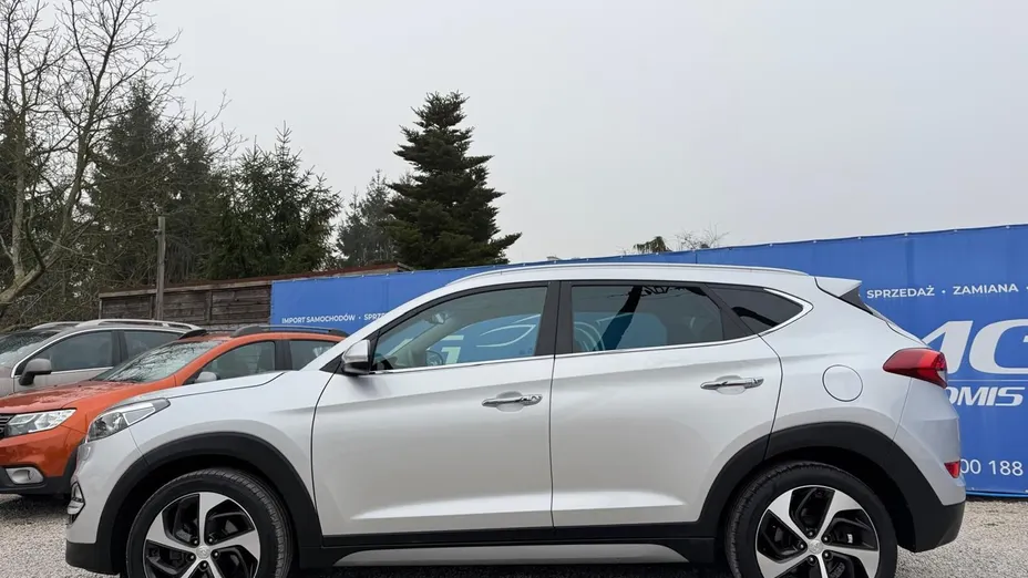 HYUNDAI Tucson -