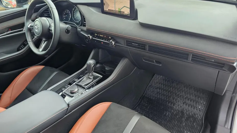 MAZDA 3 3 2.0 mHEV Nagisa aut