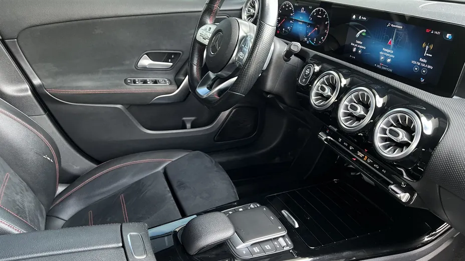 MERCEDES-BENZ A Klasa A 180 AMG Line 7G-DCT