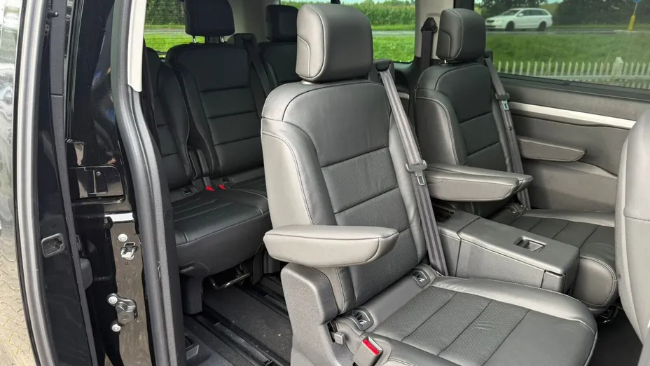 PEUGEOT Traveller Traveller 2.2 BlueHDi Long Business VIP EAT8 Nowy