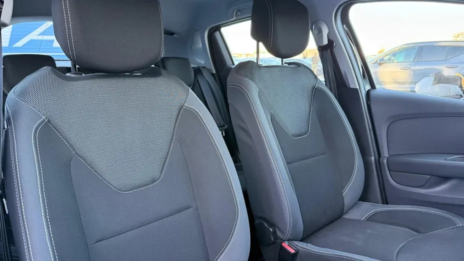 RENAULT Clio -