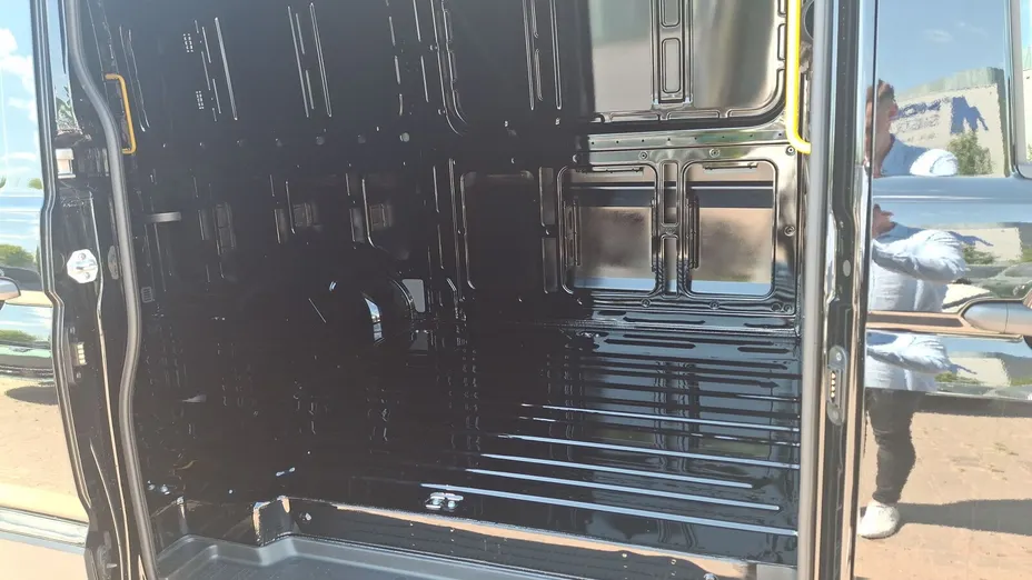 VOLKSWAGEN Crafter Crafter 35 BiTDI 4Motion (9,3m3) aut Nowy