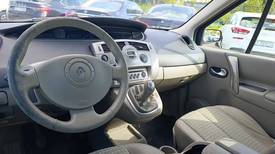 RENAULT Scenic -