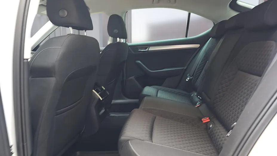 SKODA Superb Superb 2.0 TDI SCR Ambition DSG