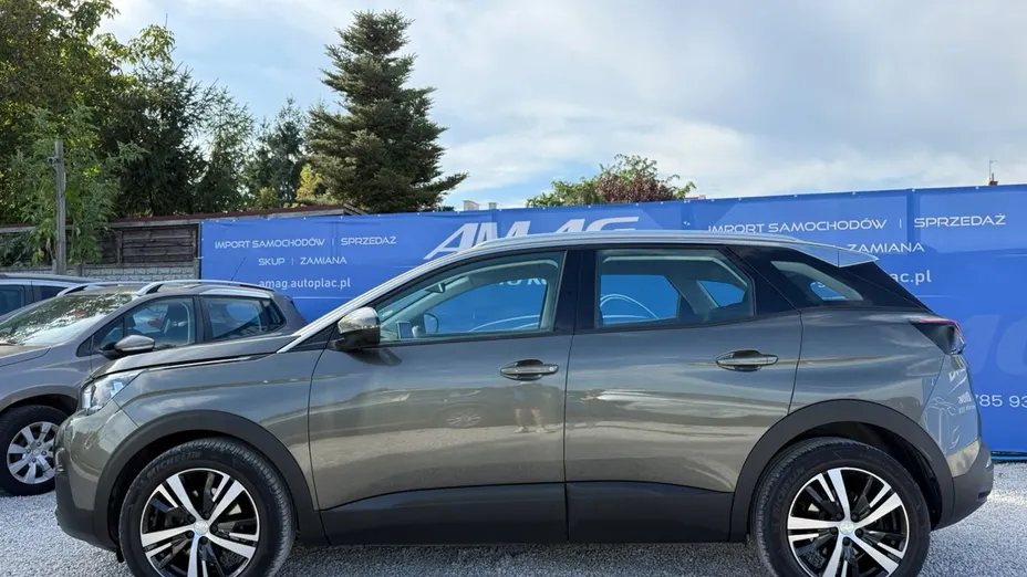 PEUGEOT 3008 -