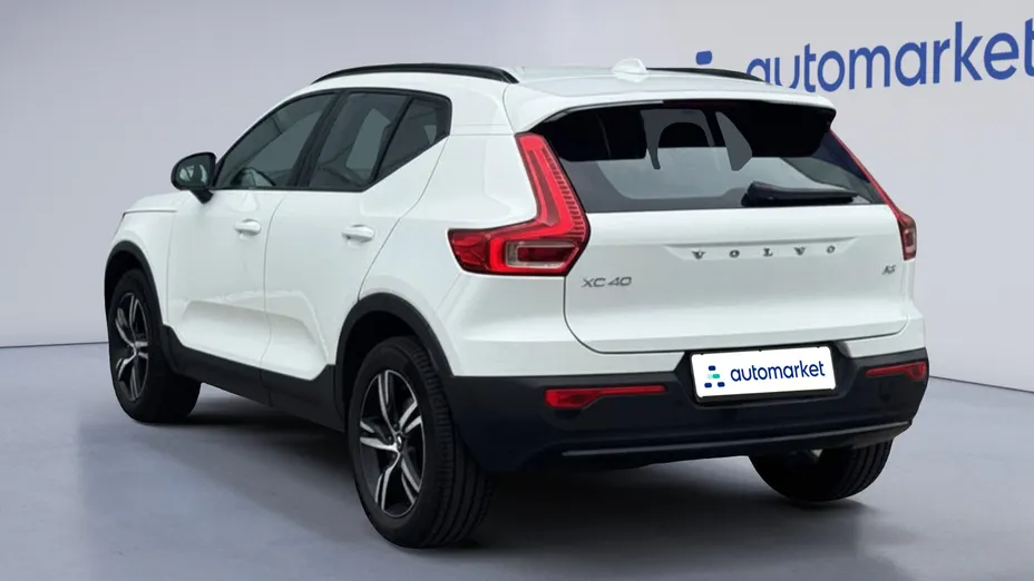 VOLVO XC40 XC40 B3 Plus Dark aut