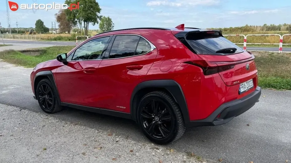 LEXUS UX -