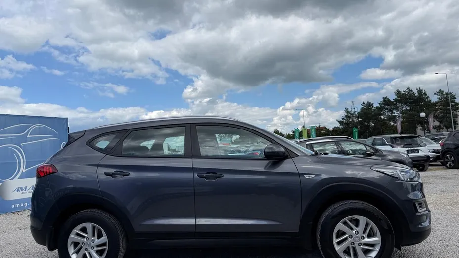 HYUNDAI Tucson -