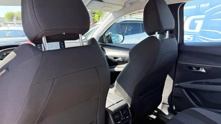 PEUGEOT 3008 -