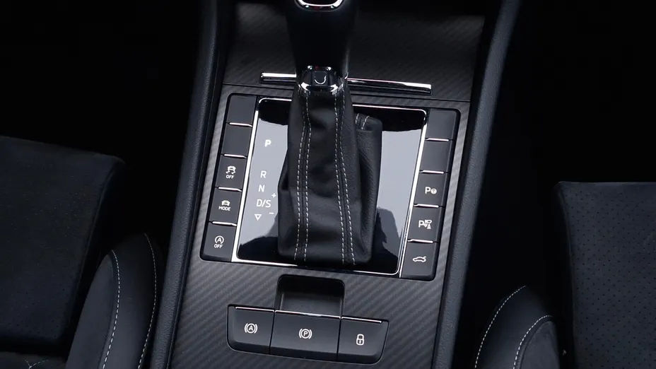 SKODA Superb Superb 2.0 TDI SCR Sportline DSG