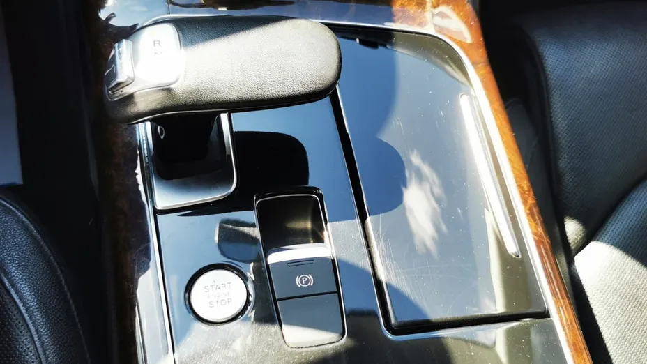 AUDI A8 -