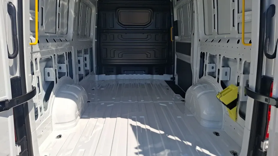 VOLKSWAGEN Crafter Crafter 35 BiTDI (11,3m3) Nowy