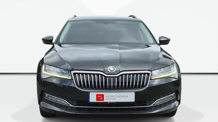 SKODA Superb -