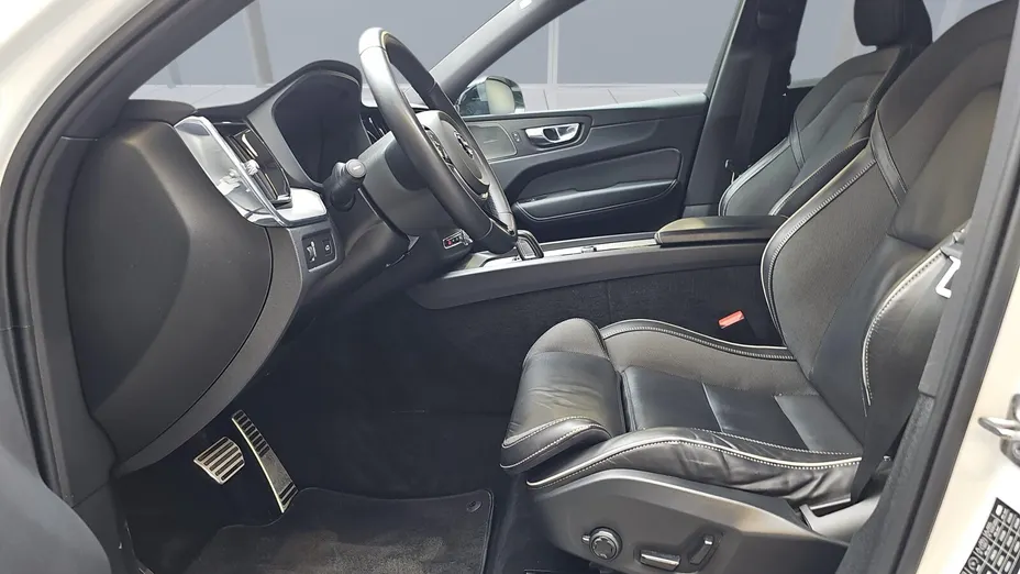 VOLVO XC60 XC60 B4 D AWD R-Design aut