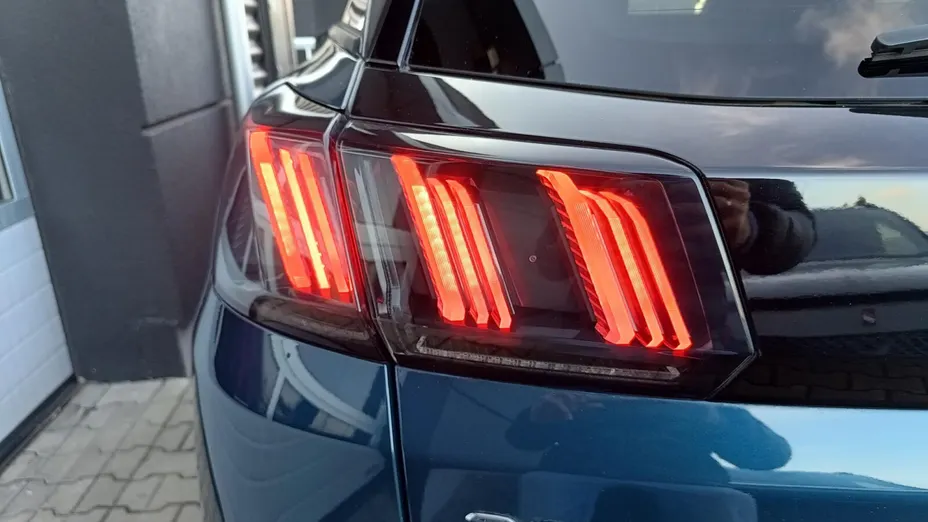 PEUGEOT 3008 3008 1.2 PureTech Allure S&S EAT8