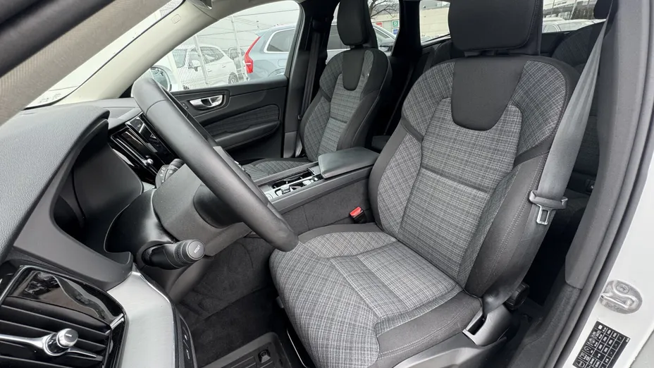 VOLVO XC60 XC60 T6 Plug-In Hybrid AWD Core aut