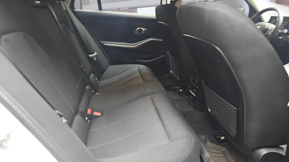 BMW Seria 3 318i aut