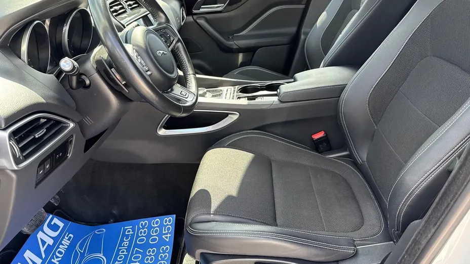 JAGUAR F-Pace -
