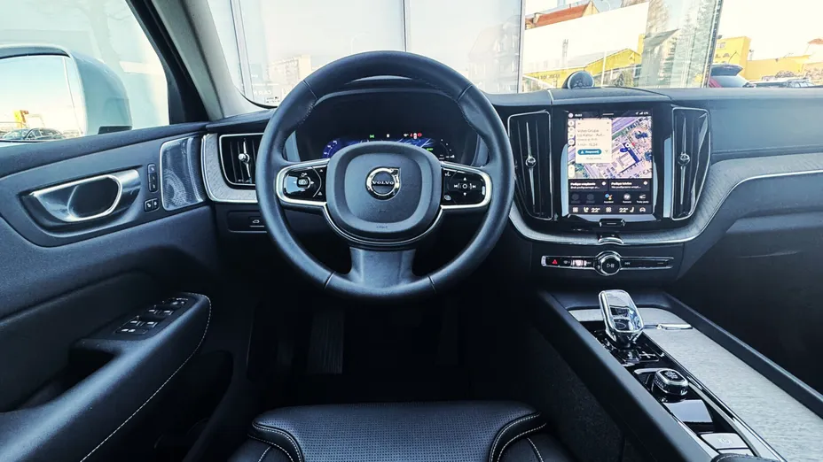 VOLVO XC60 XC60 T6 Plug-In Hybrid AWD Ultra Bright aut