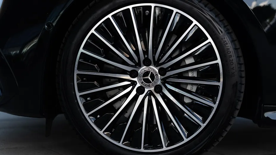 MERCEDES-BENZ E Klasa E 220 d mHEV 4-Matic AMG 9G-Tronic
